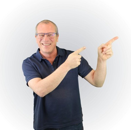 Alexandre Szymczak pointant vers son nom — YOU WILL FORMATION